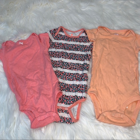 9 months onesies - Picture 1 of 4